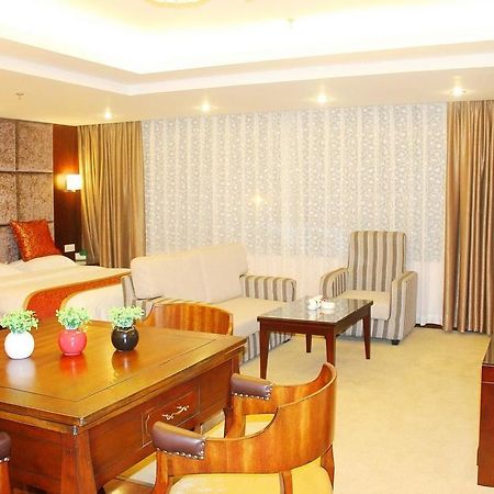 Chengdu Ronghome Hotel Exterior photo