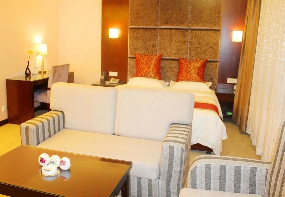 Chengdu Ronghome Hotel Exterior photo