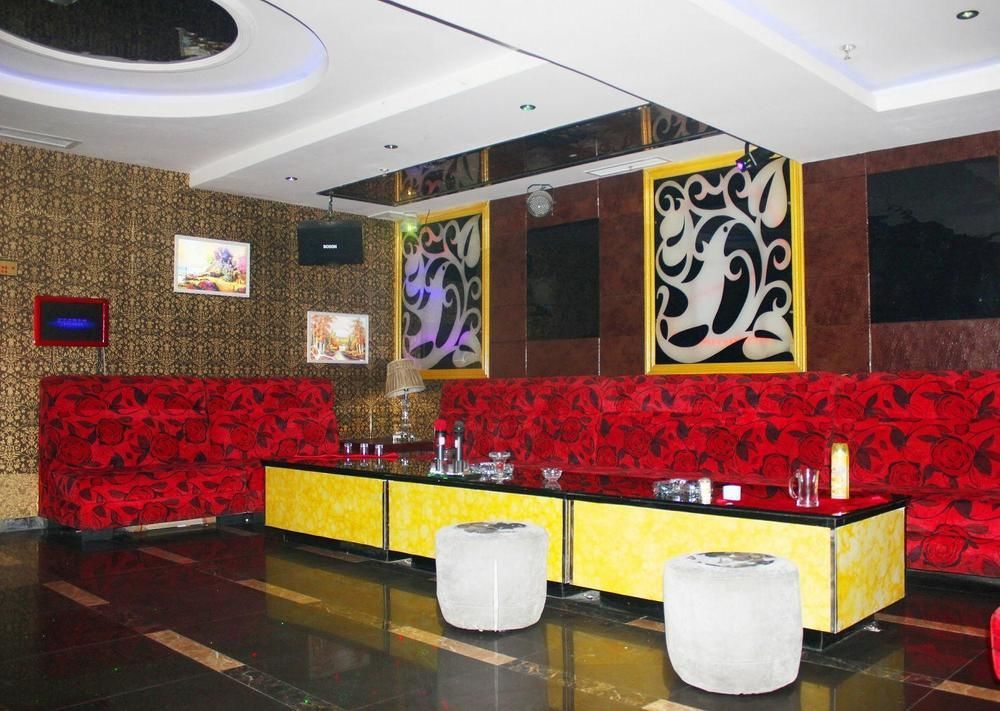 Chengdu Ronghome Hotel Exterior photo