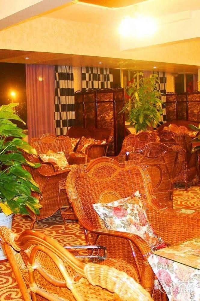 Chengdu Ronghome Hotel Exterior photo